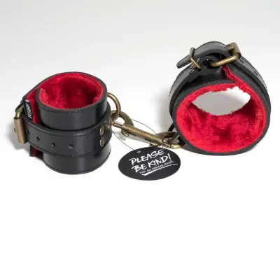 Fur Wrist Cuffs Black/Red
