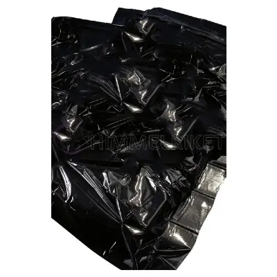 Våta lekar, Lacklakan – för dubbelsäng, svart