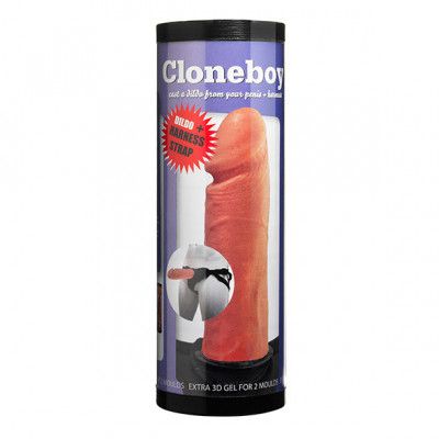 Cloneboy dildo & harness strap